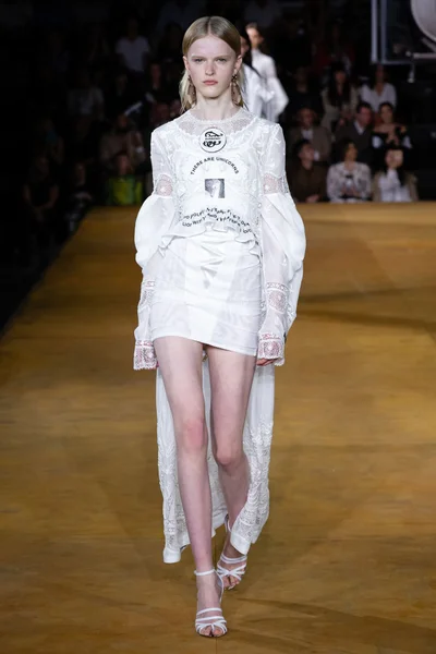 Look 96